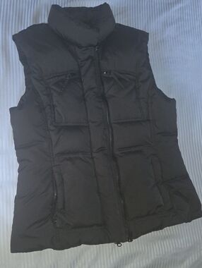 Women's Black Quilted Puffer Vest - Sleeveless Insulated Layer
